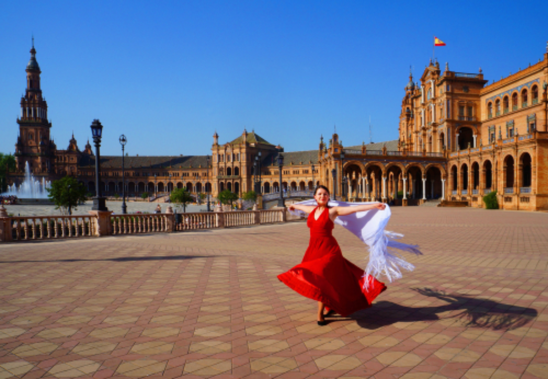 穿红衣服跳舞的西班牙女人
